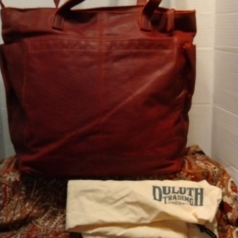 Duluth trading co leather tote
